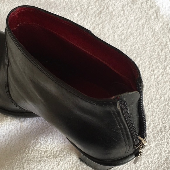 Tommy Hilfiger Leather Black Bootie - Picture 3 of 4
